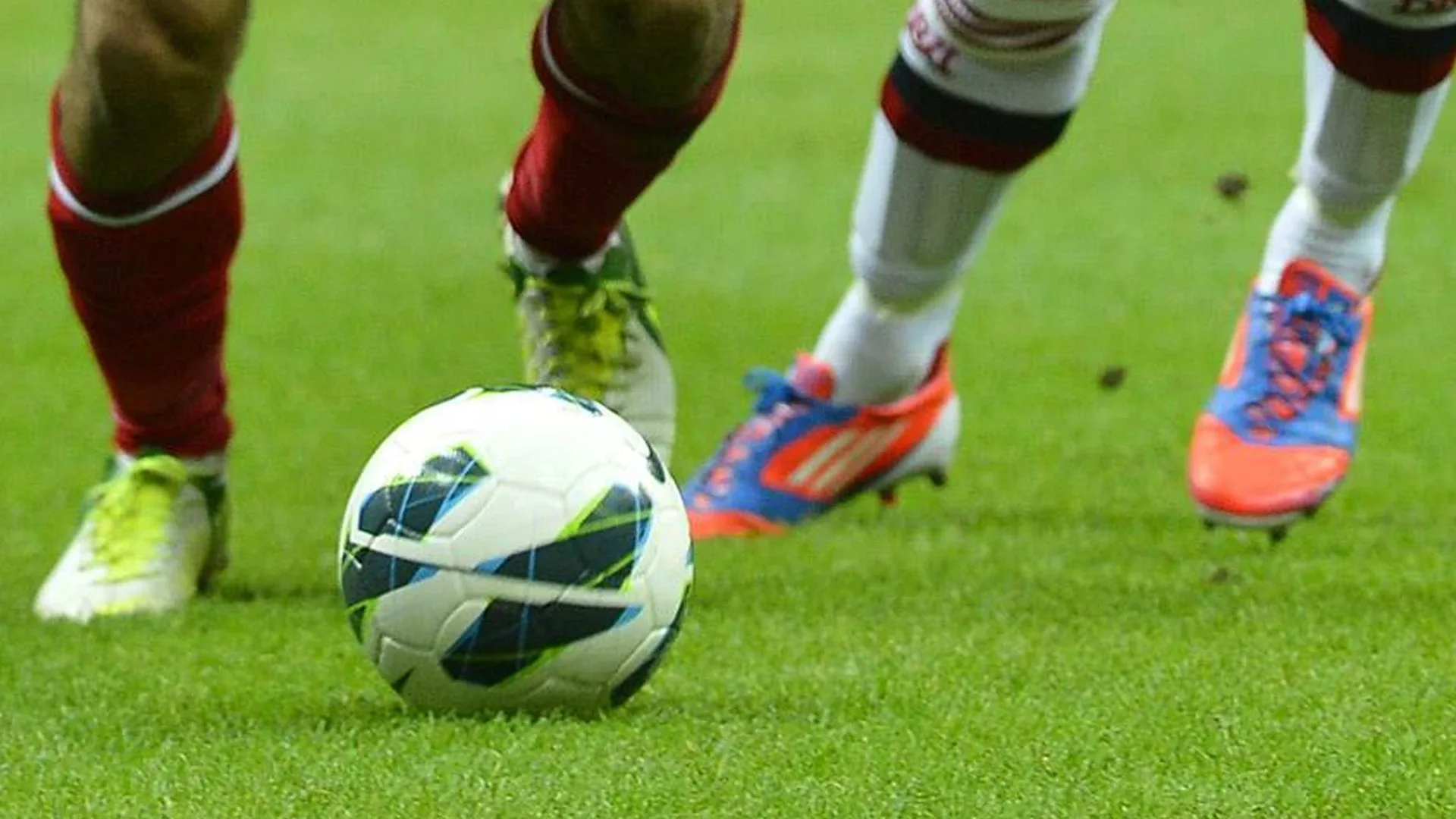 UEFA Avrupa Ligi19.45 Ararat-Armenia-Sparta Prag (tabii Spor 1)19.45 Omonia-Celta Vigo (tabii Spor)22.00 Hapoel Be'er Sheva-Dinamo Zagreb22.00 Bayer Leverkusen-Celje (tabii Spor 1)22.00 Olympiacos - Jagiellonia (tabii Spor 5)22.00 Sturm Graz - Rennes (tabii Spor 4)22.00 Sunderland - AZ Alkmaar (tabii Spor 3)22.00 Anderlecht - Lyon (tabii Spor 2)22.00 Milan - Benfica (tabii Spor)