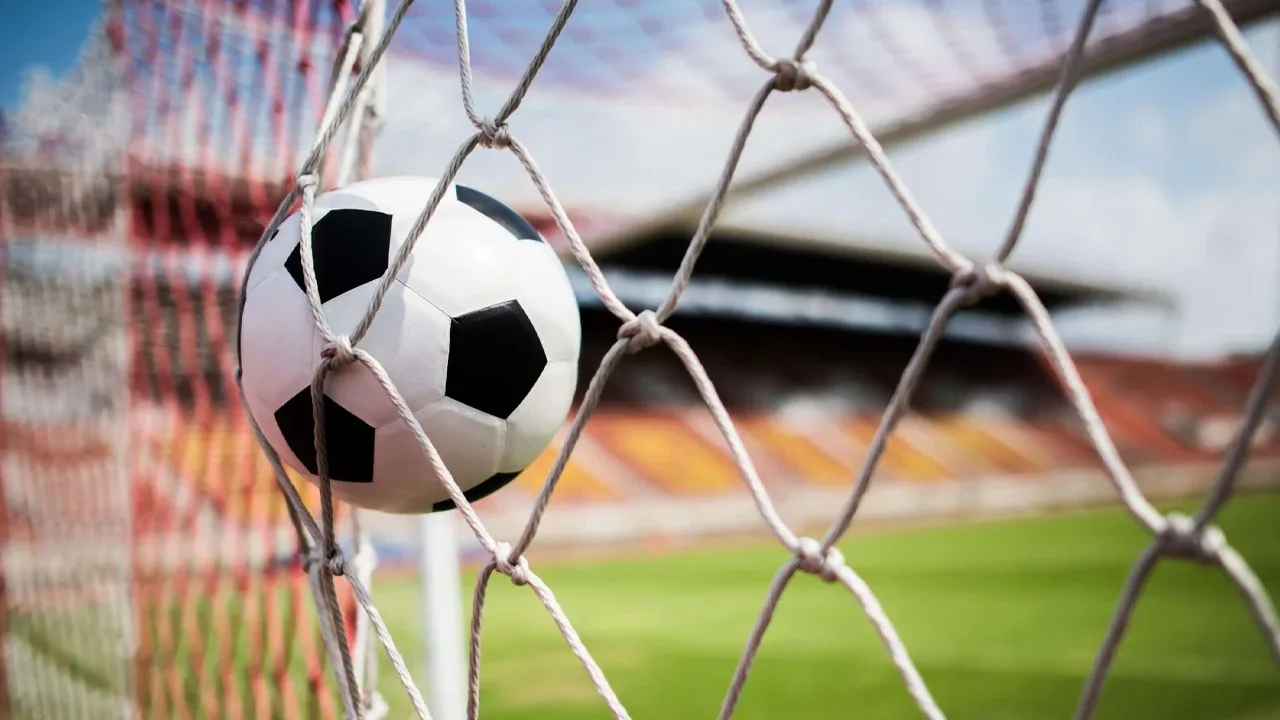 Fransa Ligue 116:00 Auxerre - Brest - beIN Sports beIN Connect18:15 Nice - Lille - beIN Sports 421:45 Marsilya - PSG - beIN Sports 3
