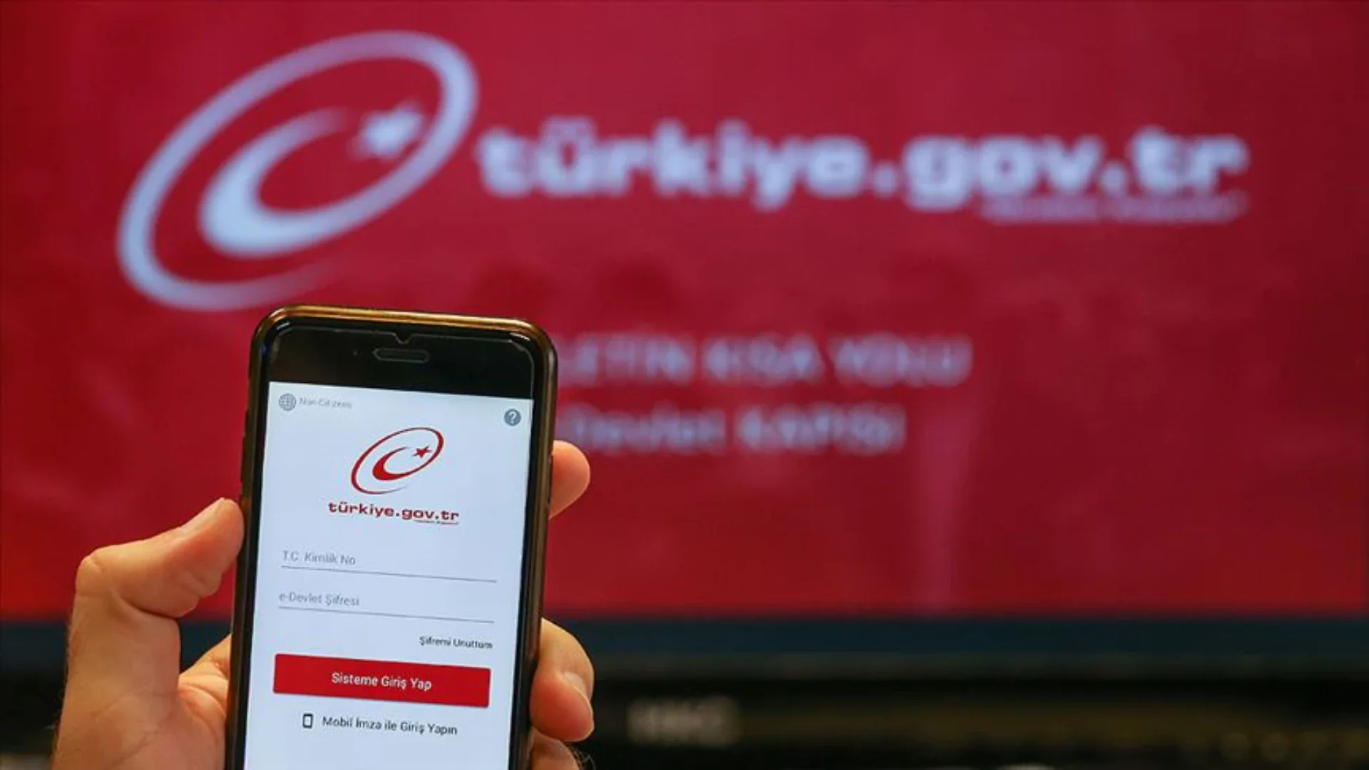 Son gün 24 Eylül14 Eylül'de başlayan tercih süreci, 24 Eylül 2026 gecesi saat 23.59'da sona erecek.Bakanlık, tercih işlemlerine ilişkin kılavuz ve rehberi de hak sahiplerinin erişimine açtı.