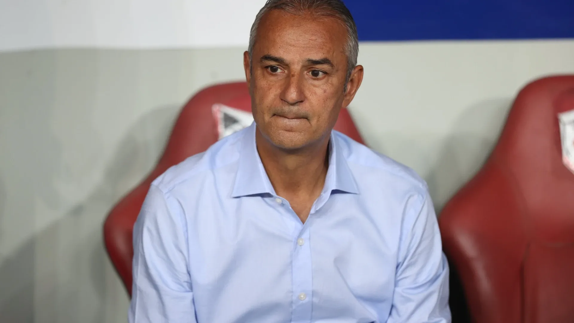 İsmail Kartal, Gaziantep FK maçındaki oyuncu değişiklikleri ve maç sonu açıklamaları ile eleştiri oklarının hedefindeki isim oldu.