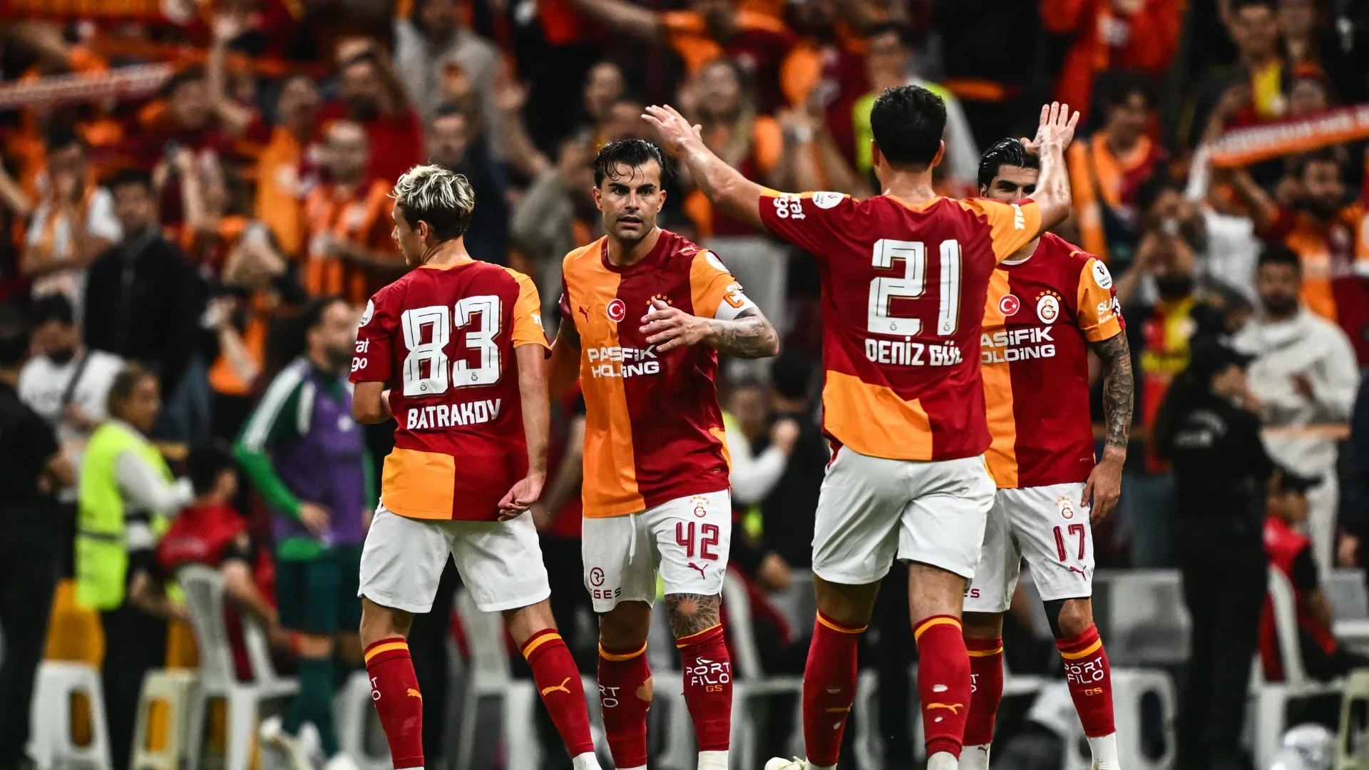 Galatasaray ikinci sıradaGalatasaray, dün alınan 4-0'lık Trabzonspor mağlubiyetinin ardından 13 puanda kaldı ve ligde ikinci sıraya geriledi.