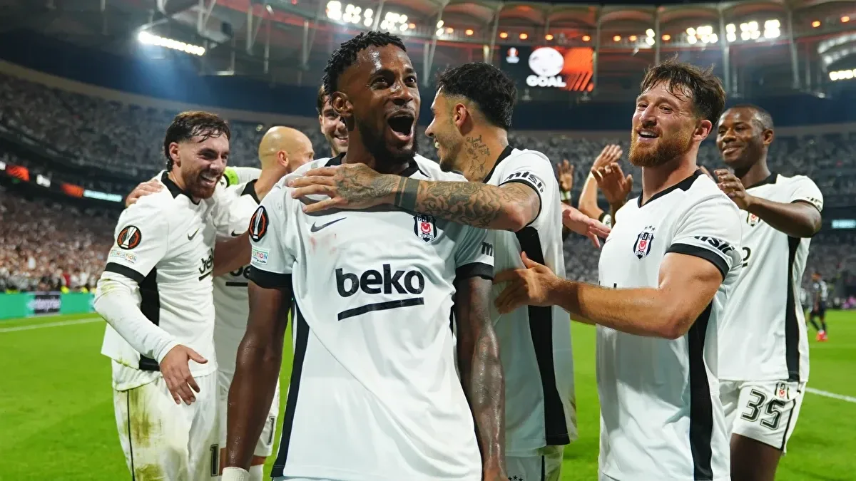 Amed SK ile Beşiktaş ilk kez Süper Lig'de karşılaşıyorAmed Sportif Faaliyetler ile Beşiktaş, Süper Lig tarihinde ilk kez karşı karşıya gelecek. Bu sezon Süper Lig'e yükselen Amed SK, Beşiktaş'ı Diyarbakır'da ağırlayarak siyah-beyazlı ekiple ligdeki ilk maçına çıkacak. Bu nedenle karşılaşma iki takım açısından da özel bir anlam taşıyor.