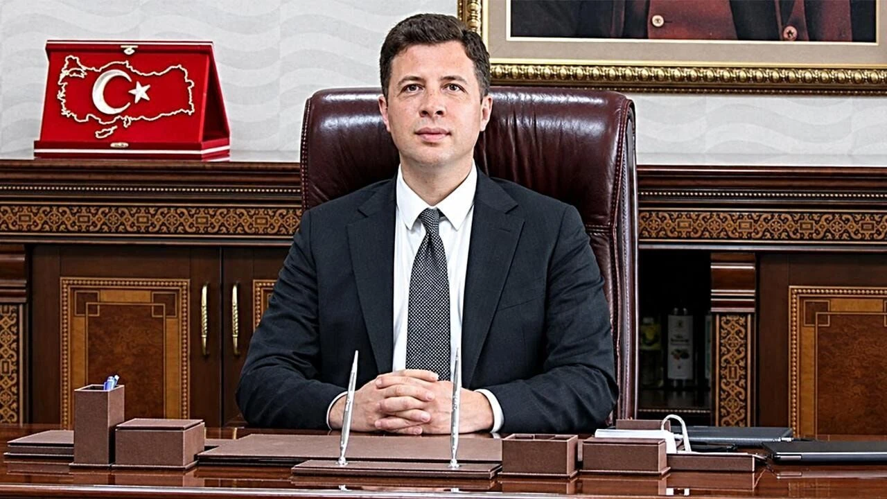 Köpeğe tekme atan kaymakam hakkında soruşturma başlatıldı!