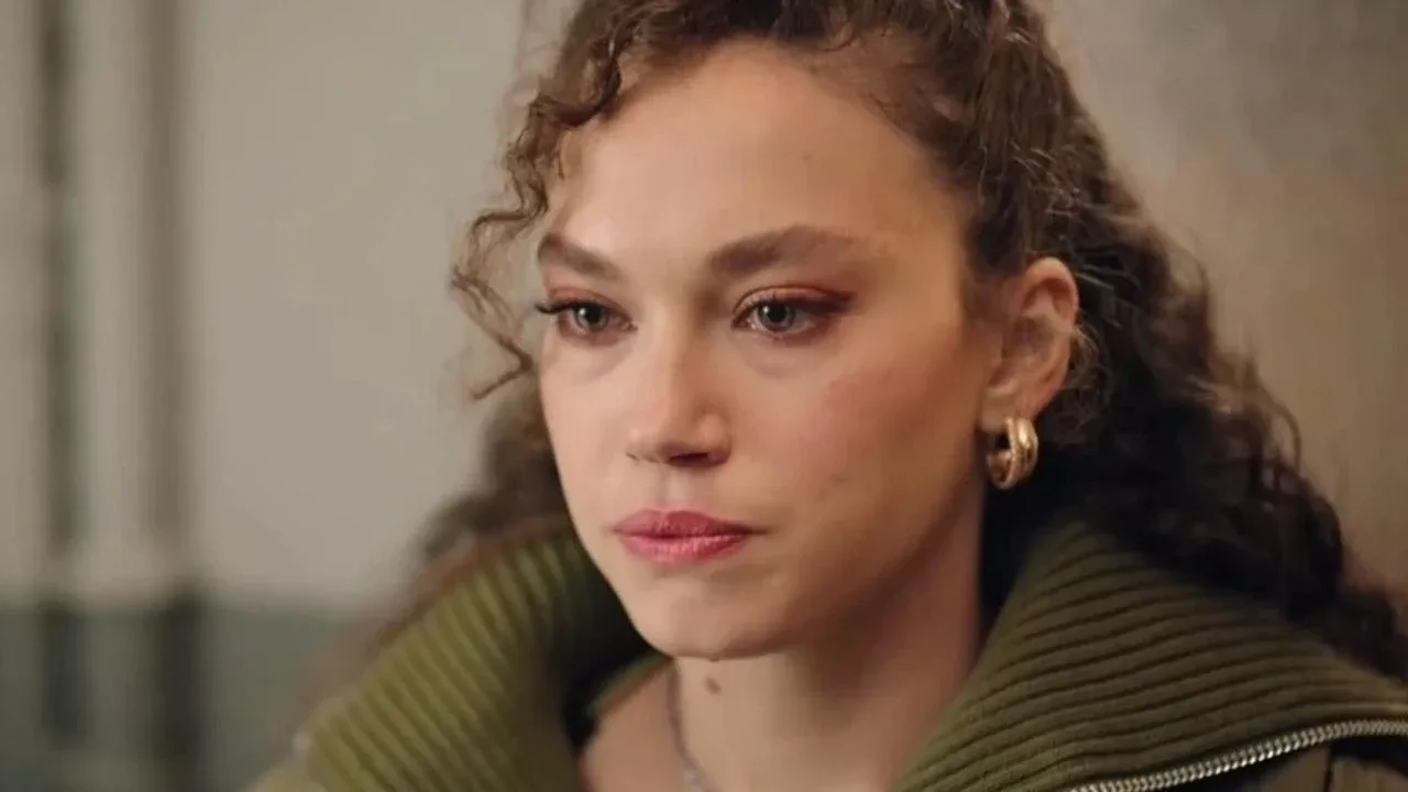 Melisa Şenolsun (Oyuncu)