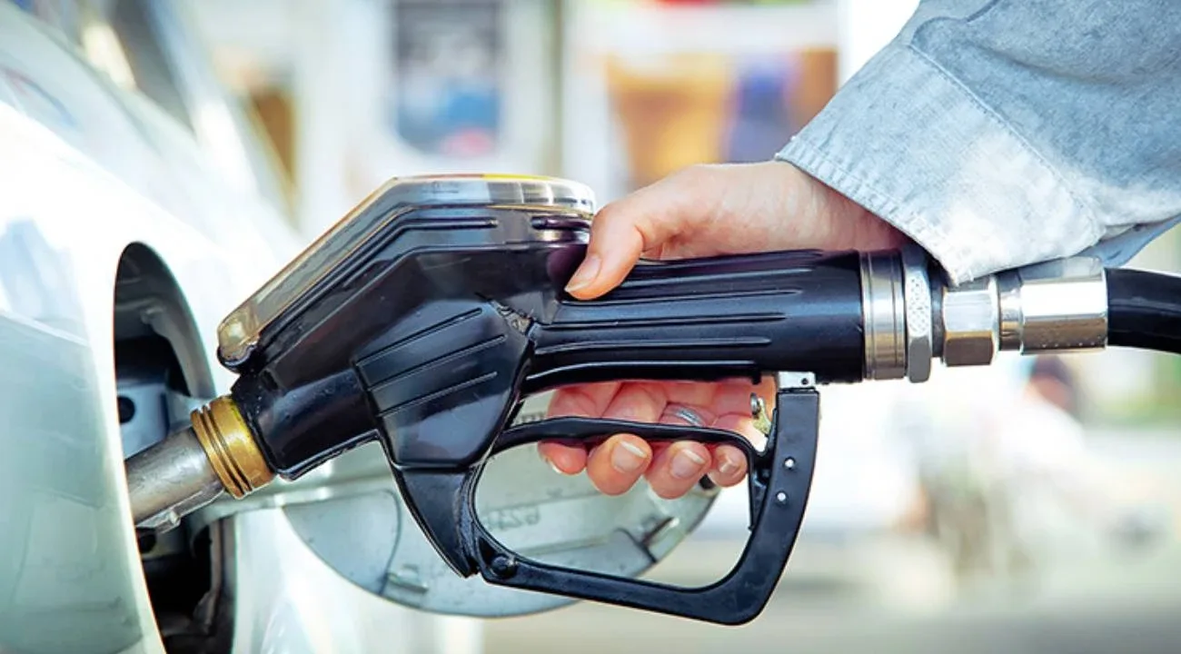 İstanbul Anadolu YakasıBenzin litre fiyatı: 80.20 TLMotorin litre fiyatı: 100.20 TLLPG (otogaz) litre fiyatı: 34.39 TL