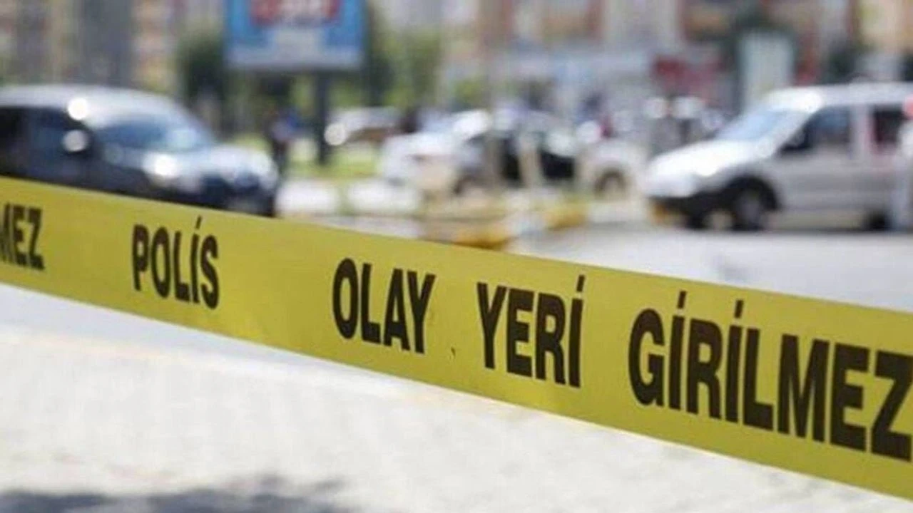 Manisa'da bir baba, tartıştığı kızını ve eşini bıçakladı!