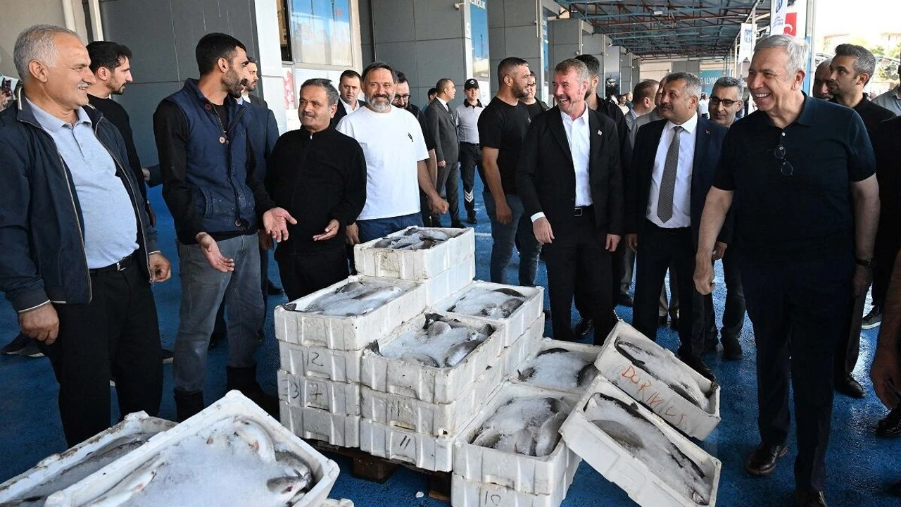 Mansur Yavaş, balık sezonunu 'Vira bismillah' diyerek açtı