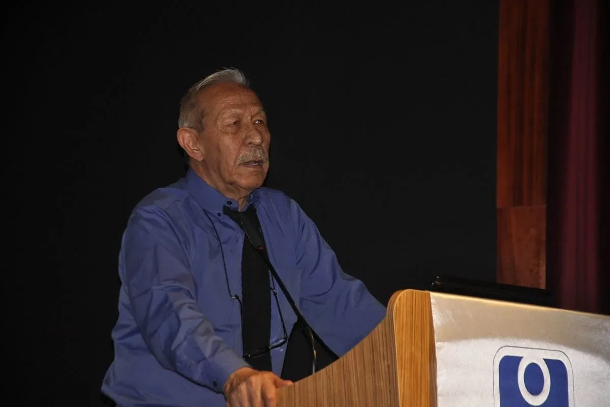 'Hocaların hocası” olarak anılıyorduUzun yıllar boyunca inşaat mühendisliği eğitimi veren Ersoy, akademik çalışmaları ve yetiştirdiği öğrencilerle Türkiye'deki mühendislik camiasında iz bıraktı. İMO, Ersoy’un bilimsel etkinliklere, kongre ve sempozyumlara ve mesleki rapor çalışmalarına yaptığı katkılara dikkat çekerek kendisini “mesleğimizin duayen ismi, hocaların hocası” olarak nitelendirdi.