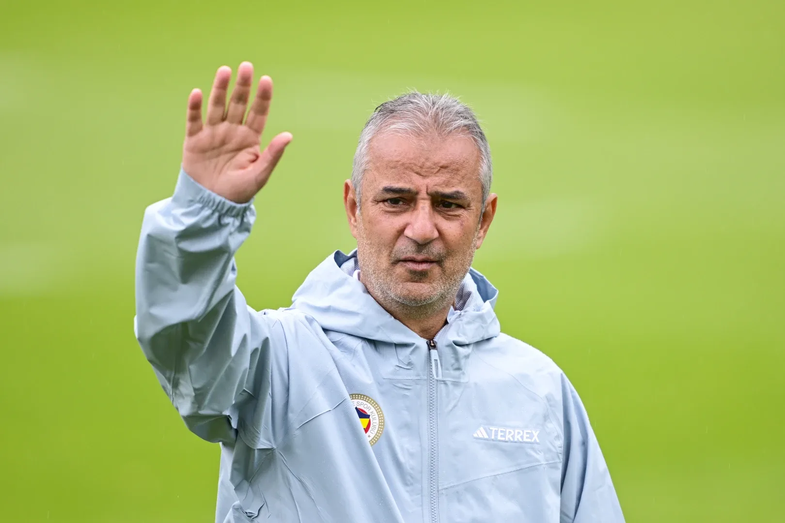 Zirveden 6 puan gerideGeride kalan 5 haftalık süreçte 3 kez puan kaybı yaşayan sarı-lacivertli ekip, zirve yarışında yara alarak lider Galatasaray'ın 6, Beşiktaş'ın ise 5 puan gerisine düştü.