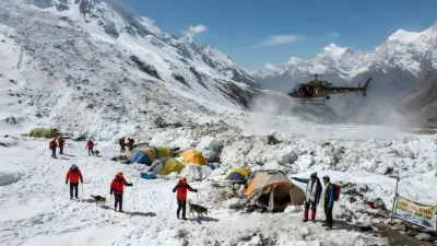 Nepal'de çığ düştü: 10 kişi kayıp
