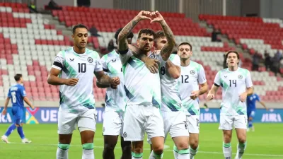 Olaylı İsrail - İrlanda maçında futbolculardan protesto