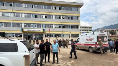 Osmaniye'de okul bahçesinde öğretmene silahlı saldırı