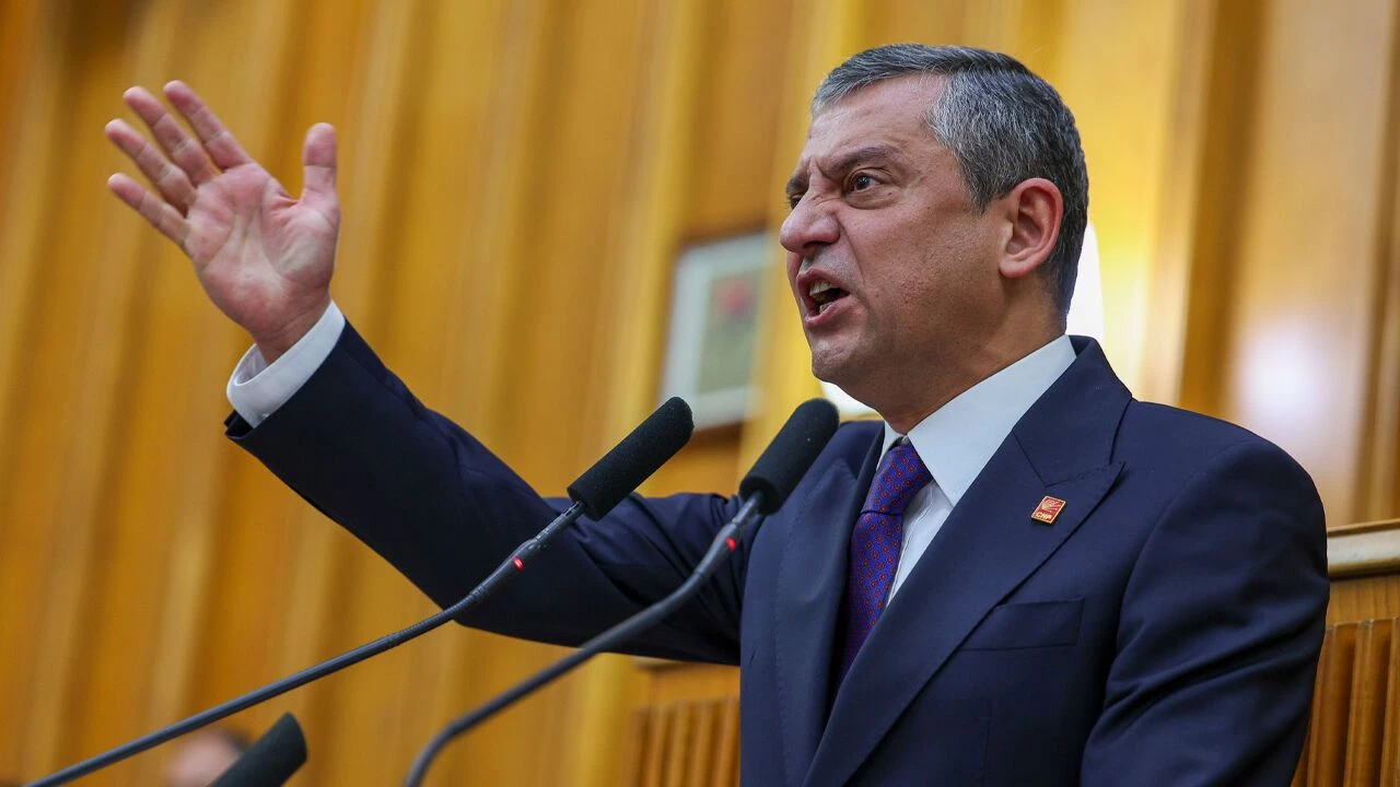 Özgür Özel'den Gökçeklerin 'düğün altınları' sorusuna çarpıcı yanıt