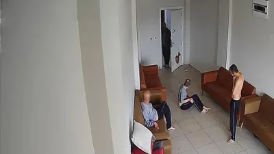 Rehabilitasyon merkezinde odaya kilitlenen 3 zihinsel engelli birbirini yaraladı