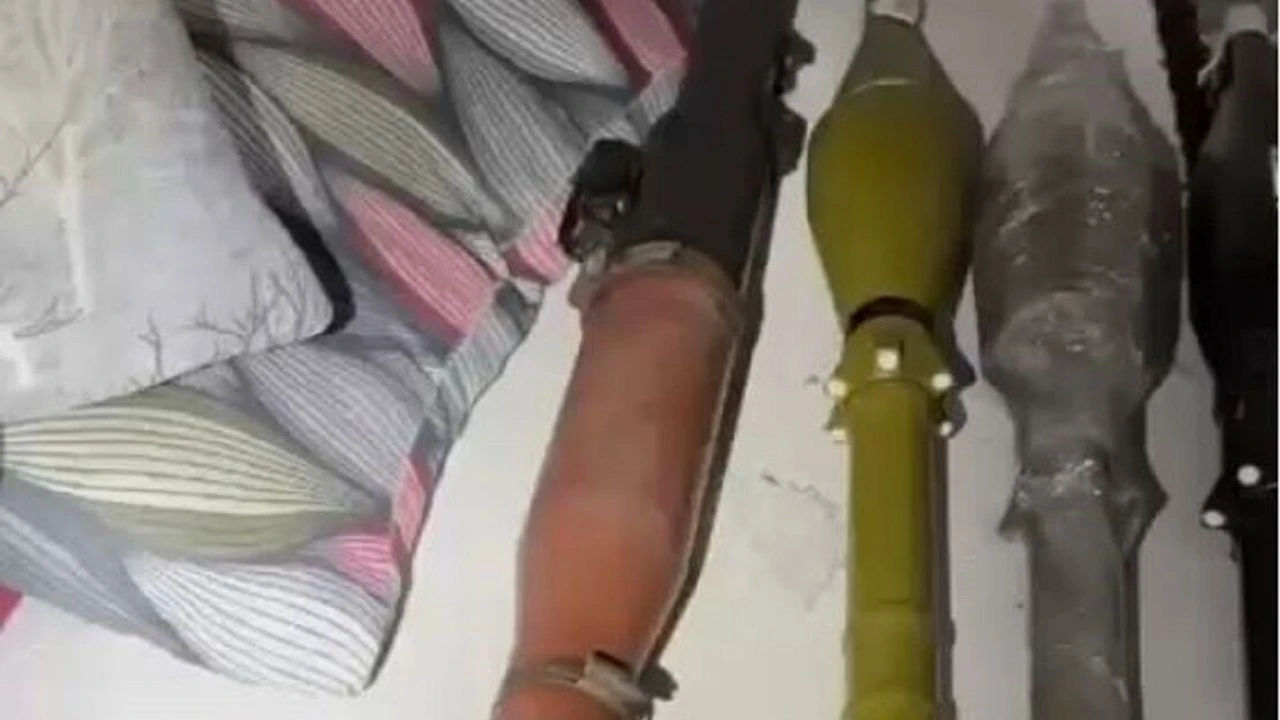 Sarallar'ın suikast cephaneliği: Roketatar, anti-tank mühimmatı, Kalaşnikof çıktı