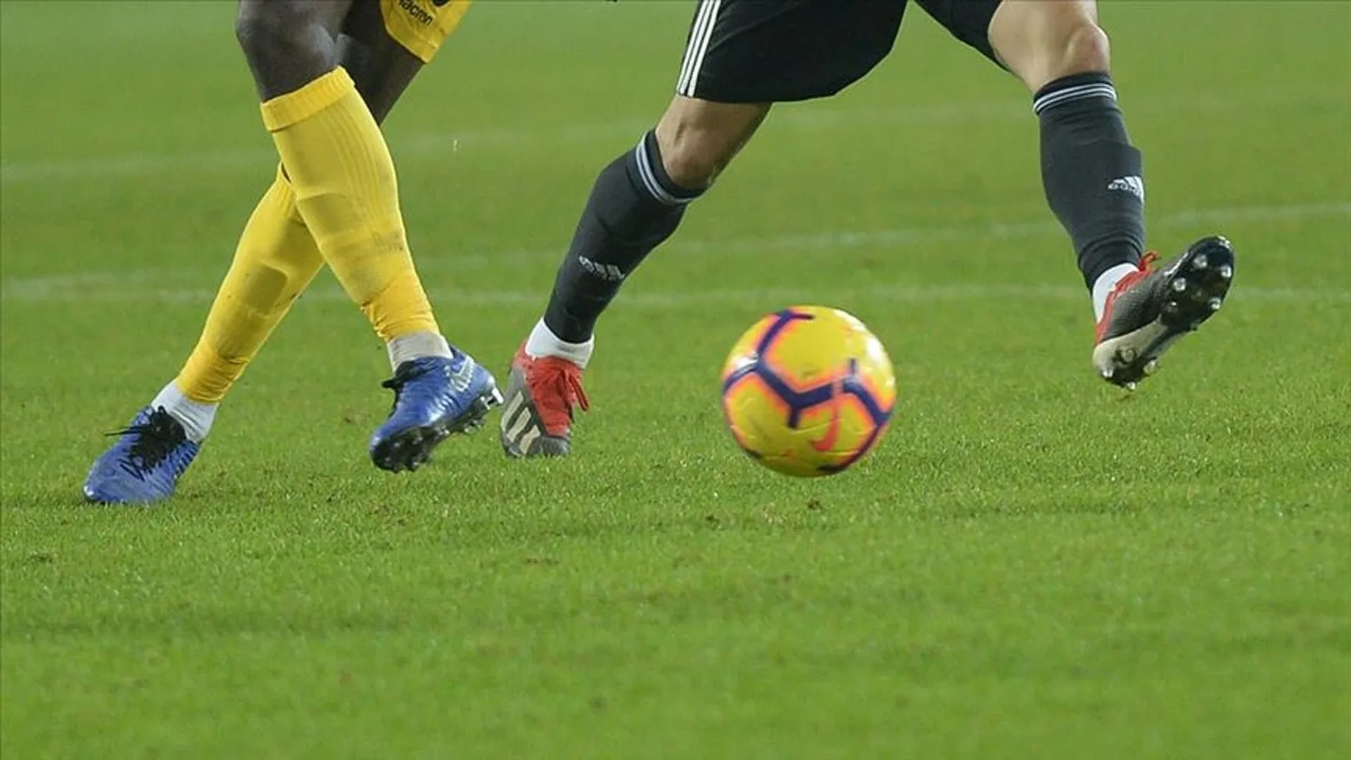 Trabzonspor-Galatasaray maçında golleri kim attı?Trabzonspor-Galatasaray maçının ilk golünü yıldız oyuncu Muhammed Salah 4. dakikada kaydetti. Saviolo, maçın 39. dakikasında sahneye çıkarak skoru 2-0 yaptı.Saviolo'nun ardından yıldız oyuncu Muhammed Salah, tekrar sahneye çıkarak maçın 44. dakikasında skoru 3-0'a getirdi.Maçın 80. dakikasında Salah tekrar sahneye çıkarak skoru 4-0 yaptı. Yıldız oyuncu Muhammed Salah, sarı-kırmızılılar karşısında hat-trick yaptı.