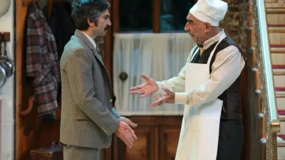 Şener Şen, "Zengin Mutfağı" ile KKTC'de sahne aldı