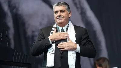 Serdal Adalı, tek başkan adayı olarak gerekli imza sayısına ulaştı