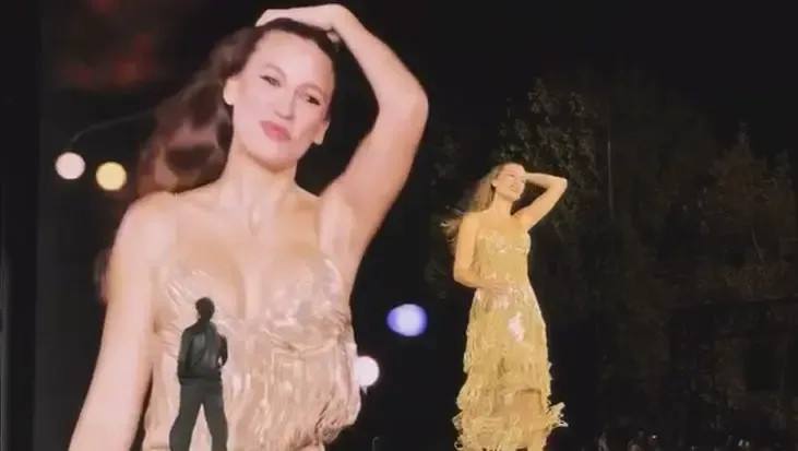 Serenay Sarıkaya Paris Fashion Week