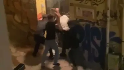 Sokakta darbettikleri kişiyi gasbeden 4 çocuk tutuklandı