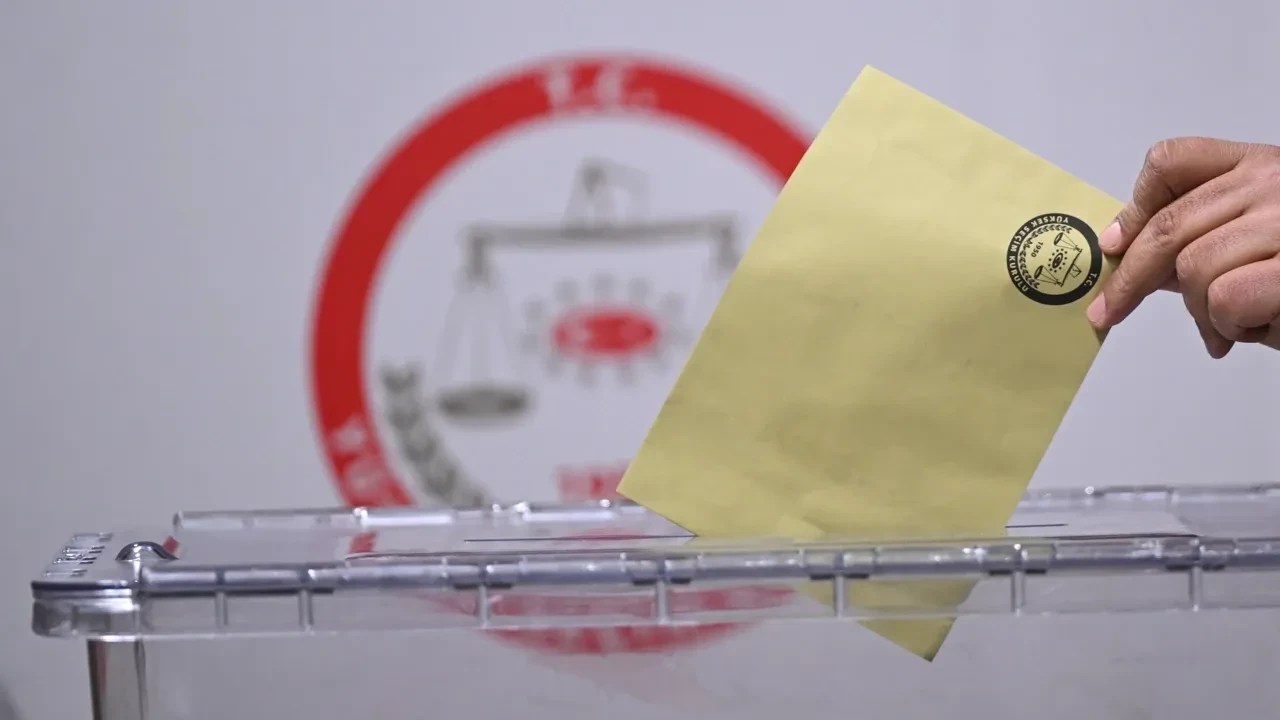 Son seçim anketi: Hangi parti ne kadar oy alıyor?