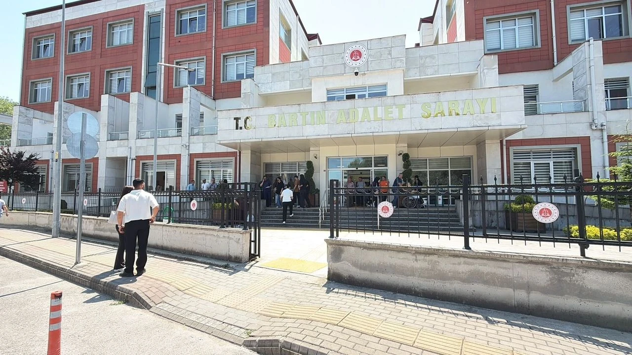 Sosyal medyada müstehcen paylaşımlar yapan 2 kişi tutuklandı