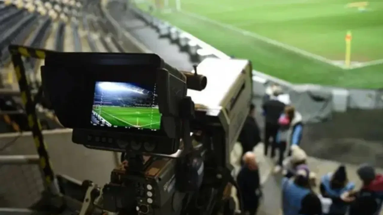 Süper Lig yayın ihalesi için dijital platformlar ve GSM operatörleri de devrede!