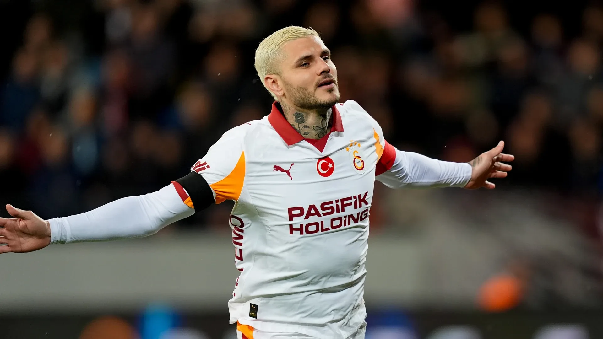 İngiltere Premier Lig'den talip çıktıBir süredir adı eski adresi İtalya Serie A takımlarıyla anılan tecrübeli golcü için İngiltere Premier Lig cephesinden oldukça sürpriz bir iddia ortaya atıldı.