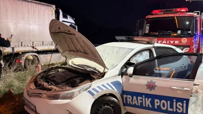 TIR, radar denetimi yapan polis aracına çarptı: 1 ölü