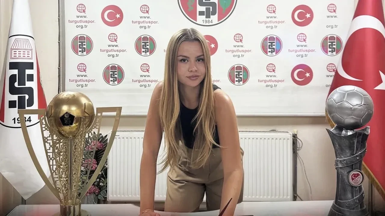 Türkiye'nin konuştuğu 22 yaşındaki teknik direktör Zeynep Mestan sessizliğini bozdu