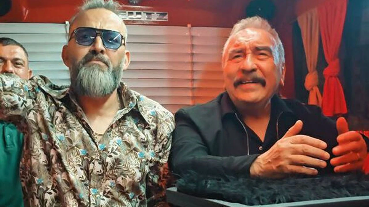 Ümit Besen, konserine nostaljik minibüsle gitti