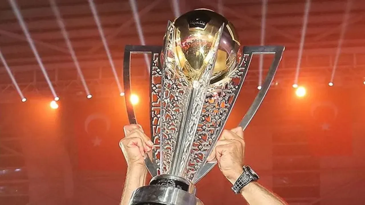 Yapay zeka Süper Lig şampiyonu tahminini güncelledi: Zirve el değiştirdi!