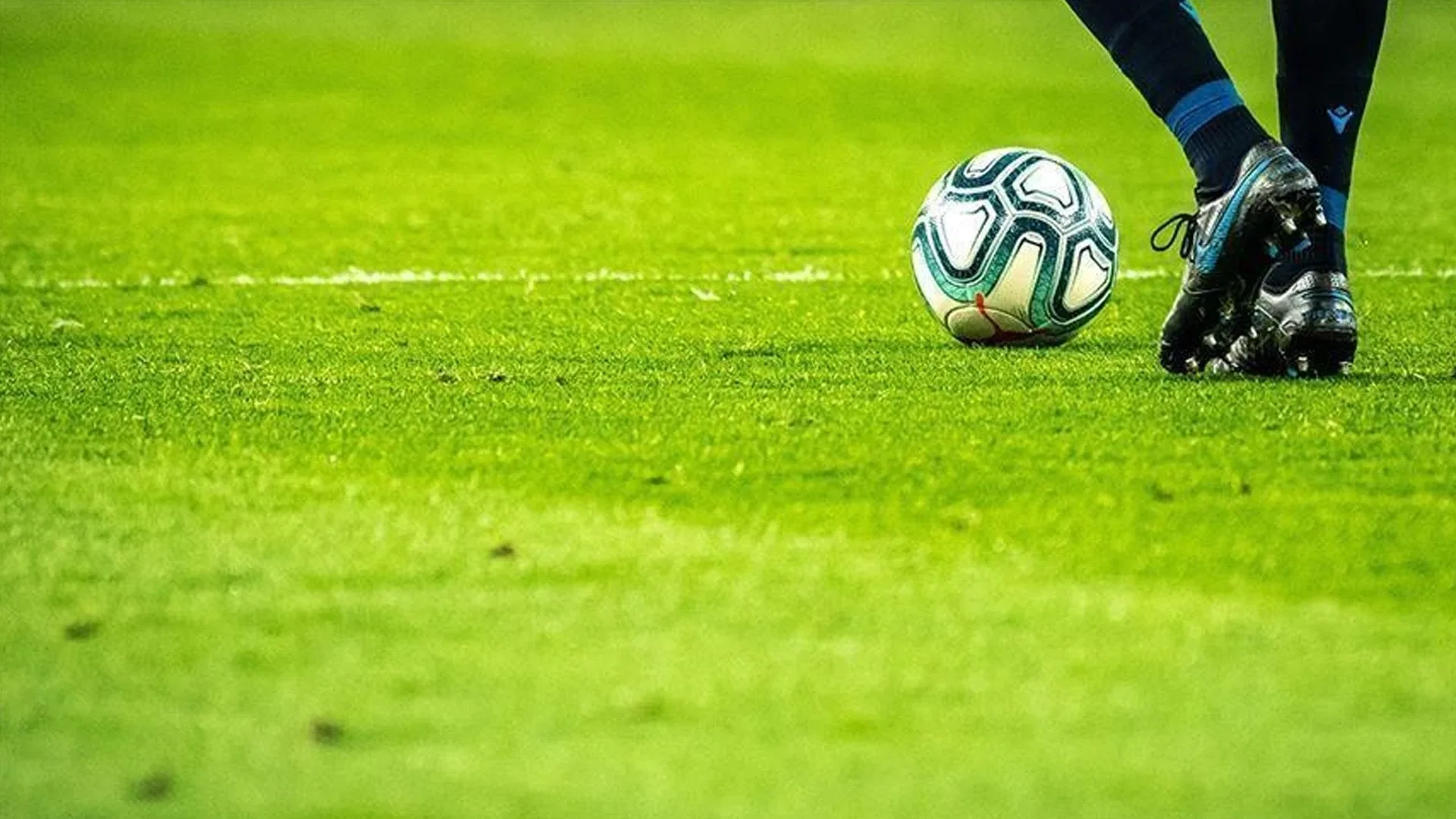 Trabzonspor-Galatasaray maçı ne zaman?Trabzonspor-Galatasaray derbisi, 19 Eylül Cumartesi günü saat 20.00'de oynanacak. Süper Lig'in 6. haftasındaki karşılaşmada hakem Batuhan Kolak görev yapacak.