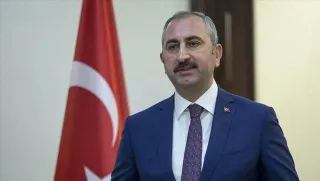 AK Partili Gül'den adı fon krizinde geçen isimlere ilişkin kritik açıklama