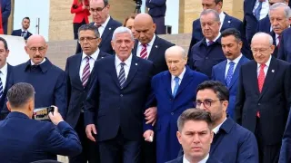 Bahçeli'nin koluna giren Dervişoğlu'ndan eleştirilere yanıt!