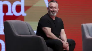 Cem Yılmaz'dan üç kuşak aile pozu