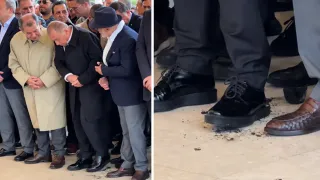 Cenaze namazında Fatih Terim'in ayakkabısının topuğu koptu!