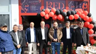 Çorum'da fantezi iç giyim mağazası dualarla açıldı