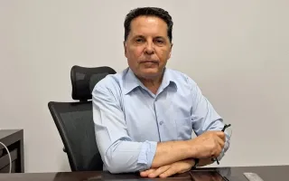 Esenyurt Belediye Başkanı Ahmet Özer, Yeni Parti'ye geçti