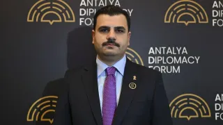 Eyyüp Kadir İnan'dan Özgür Özel'e: Pavyon siyasetinin temsilcisidir