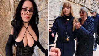 Göğüs dekolteli kıyafetle kiliseye girmek isteyen kadına şok