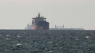 Hürmüz Boğazı'nda 4 ticari gemiye saldırı düzenlendi
