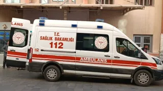 İzmir'de gıda zehirlenmesi şüphesi: 80 işçi hastane kaldırıldı