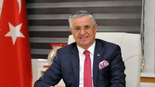 Kemer Belediye Başkanı, CHP'den istifa etti