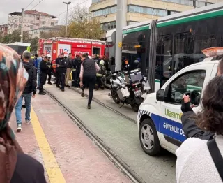 Kocaeli'de tramvay yayalara çarptı: 1 ölü, 1 yaralı