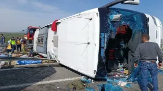 Manisa'da tır ve yolcu otobüsü çarpıştı: 8 kişi hayatını kaybetti!