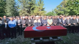 Otomobilinde ölü bulunan Vali Yardımcısı Ayrancı, Amasya'da toprağa verildi