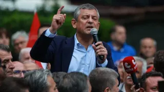 Özgür Özel: Emekli 8 çeyrek altından 2'ye düştüyse, AK Parti de iktidardan düşecek