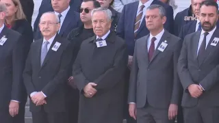 Özgür Özel ve Kemal Kılıçdaroğlu cenazede karşılaştı