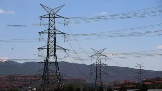 Türkiye'de elektrik tüketimi saat kaçta zirve yaptı? Günün en düşük seviyesi de belli oldu